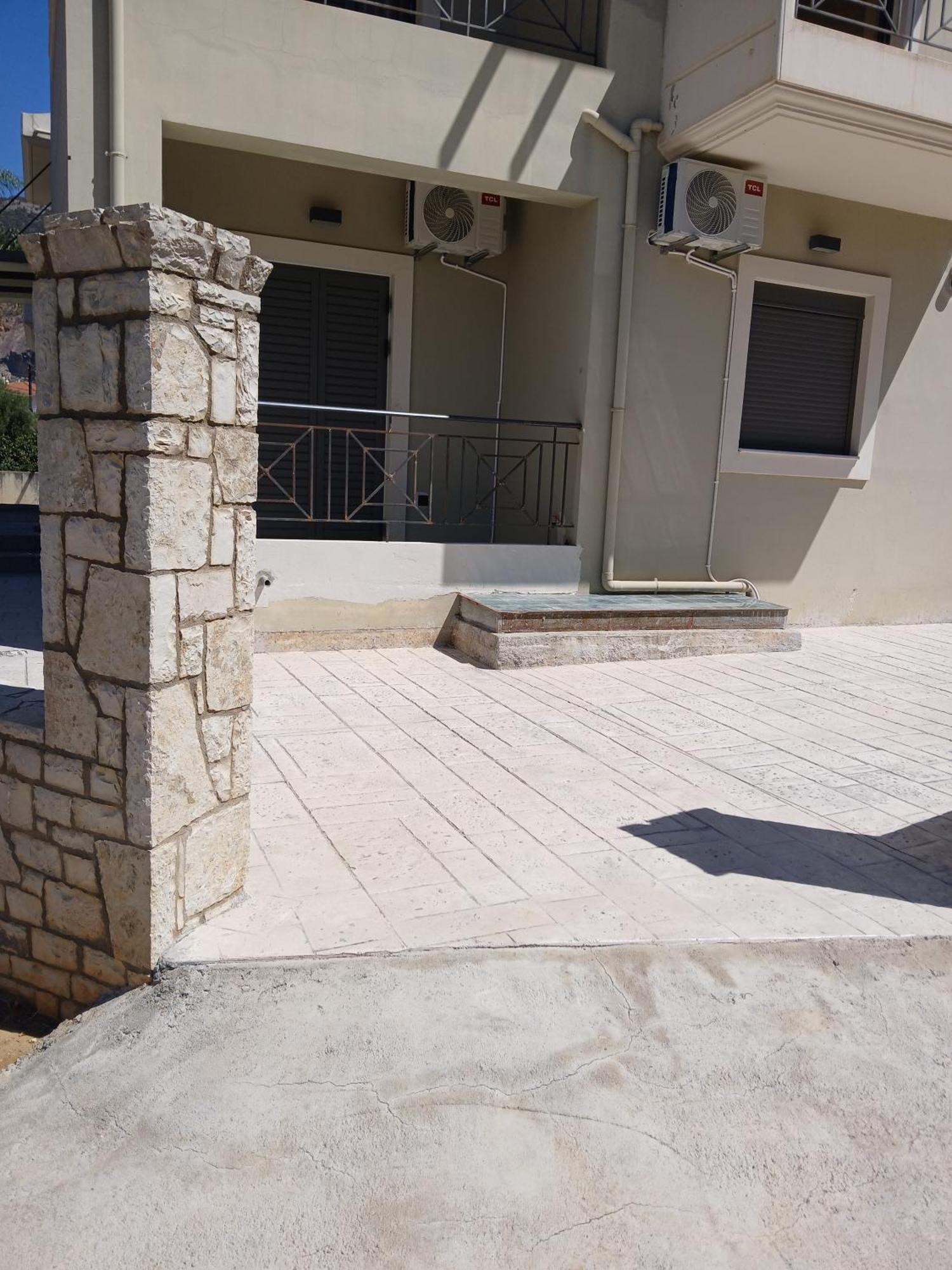 Simple, Calm And Luxurious Apartment Kalamata Luaran gambar