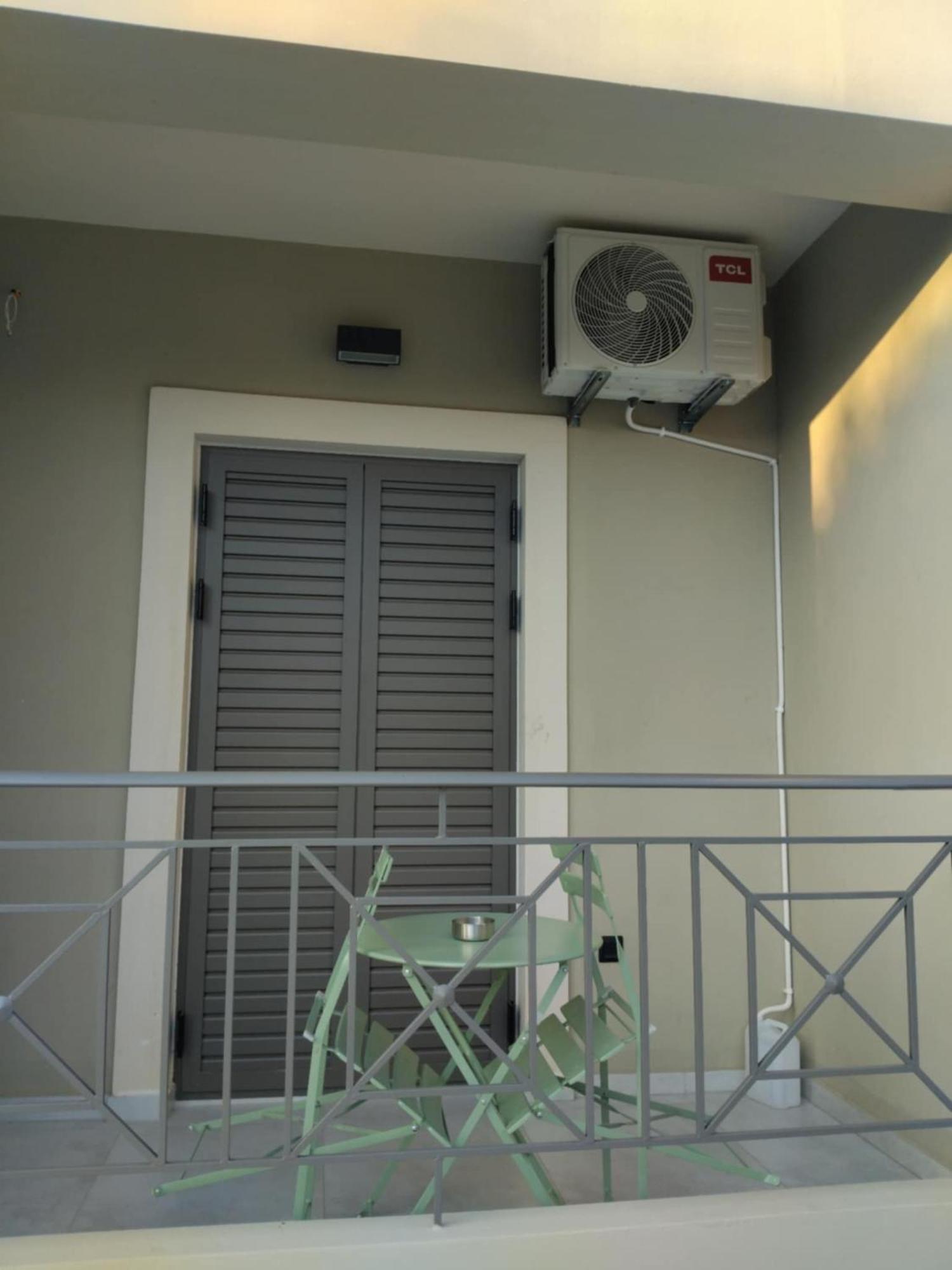 Simple, Calm And Luxurious Apartment Kalamata Luaran gambar
